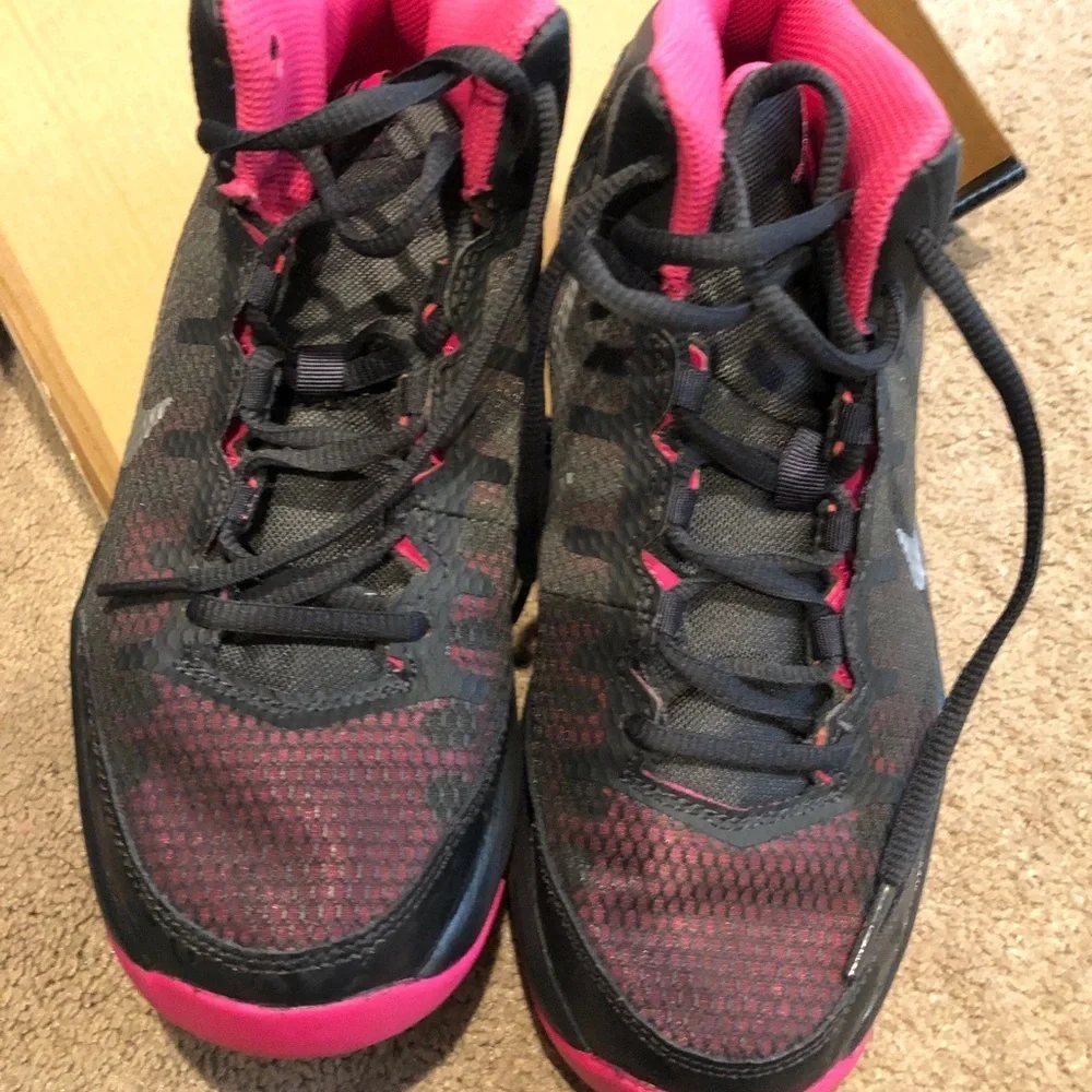 Nike air without a doubt pink and black basketball sneakers